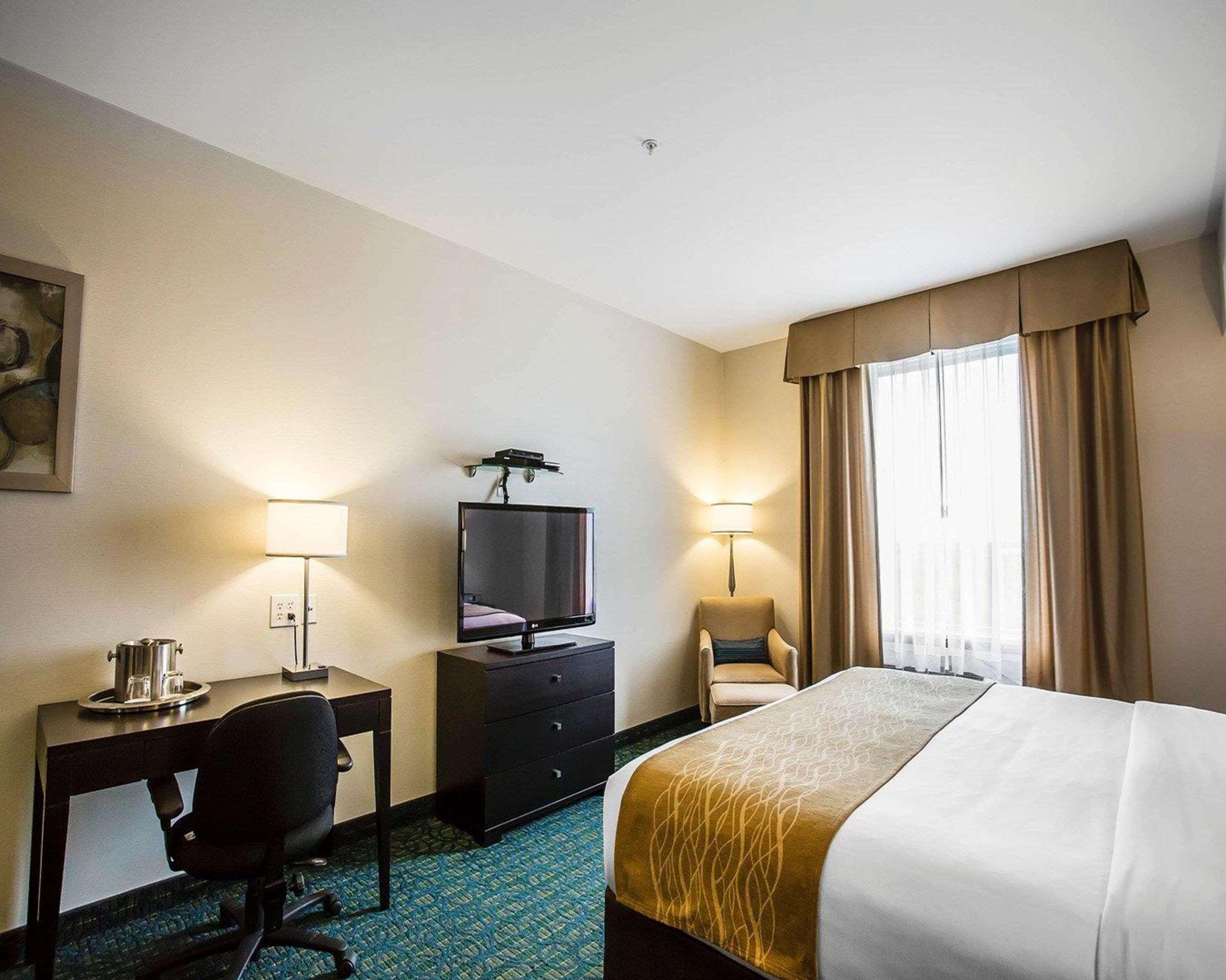 Comfort Hotel Bayer'S Lake Timberlea Екстер'єр фото