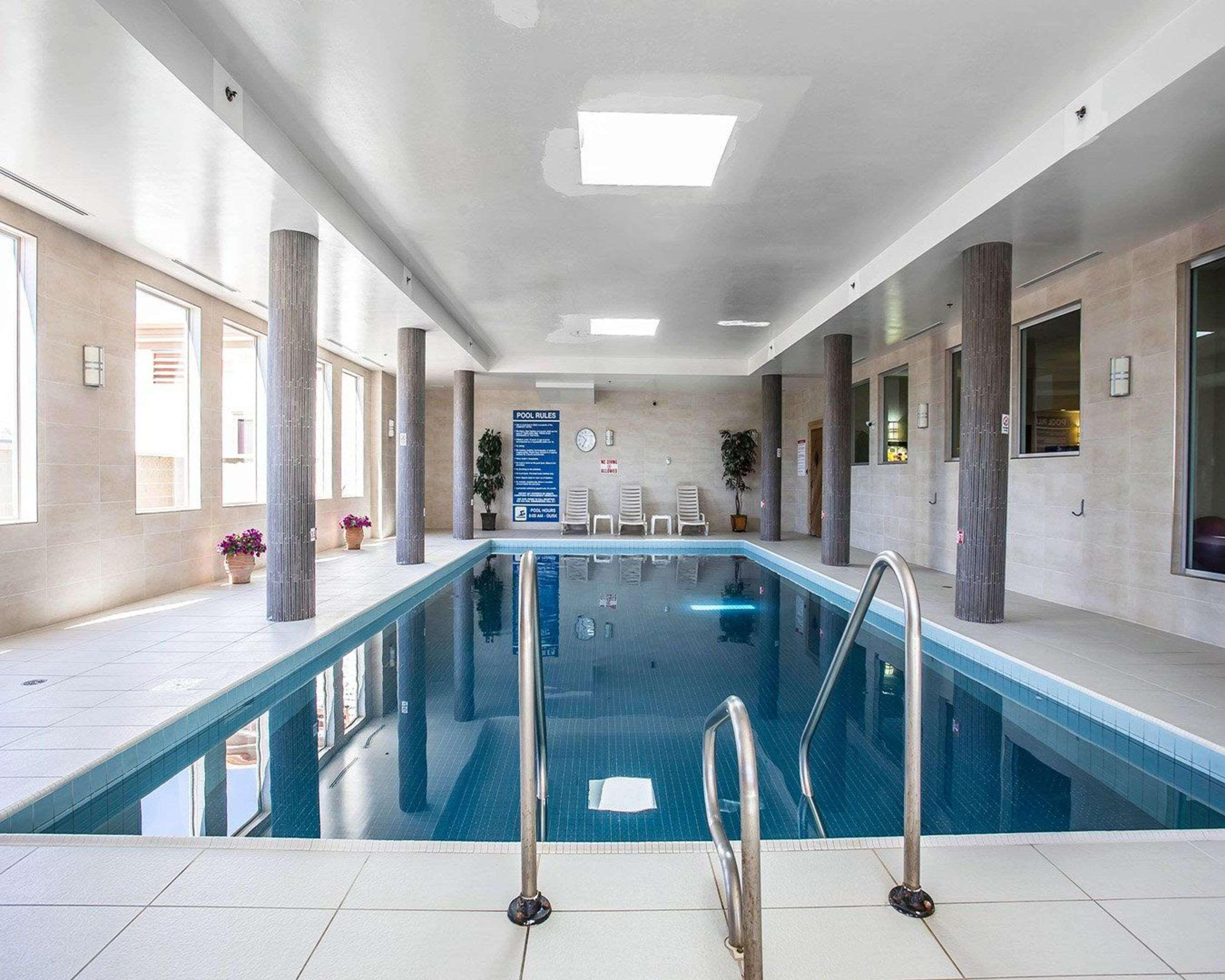 Comfort Hotel Bayer'S Lake Timberlea Екстер'єр фото
