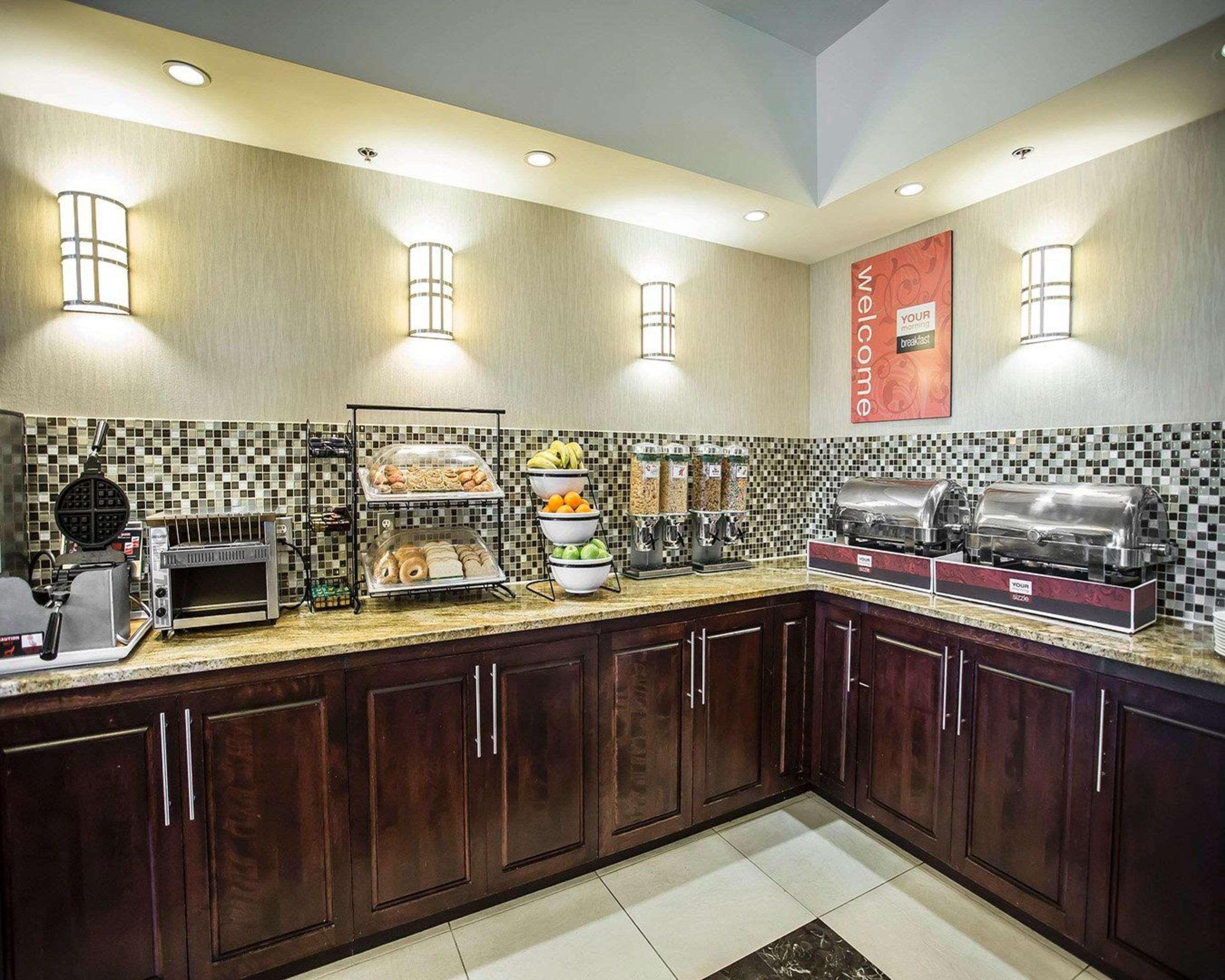 Comfort Hotel Bayer'S Lake Timberlea Екстер'єр фото