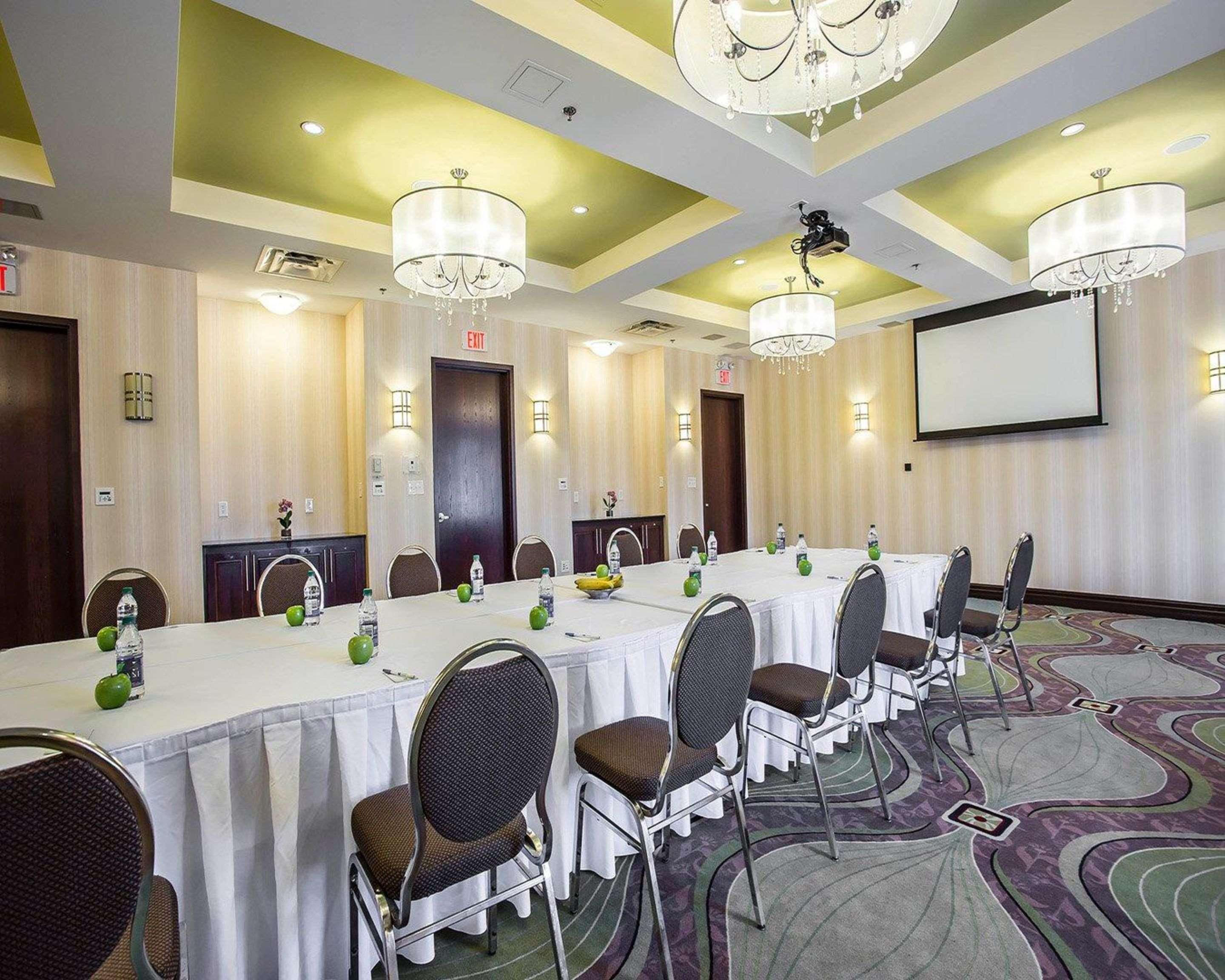 Comfort Hotel Bayer'S Lake Timberlea Екстер'єр фото