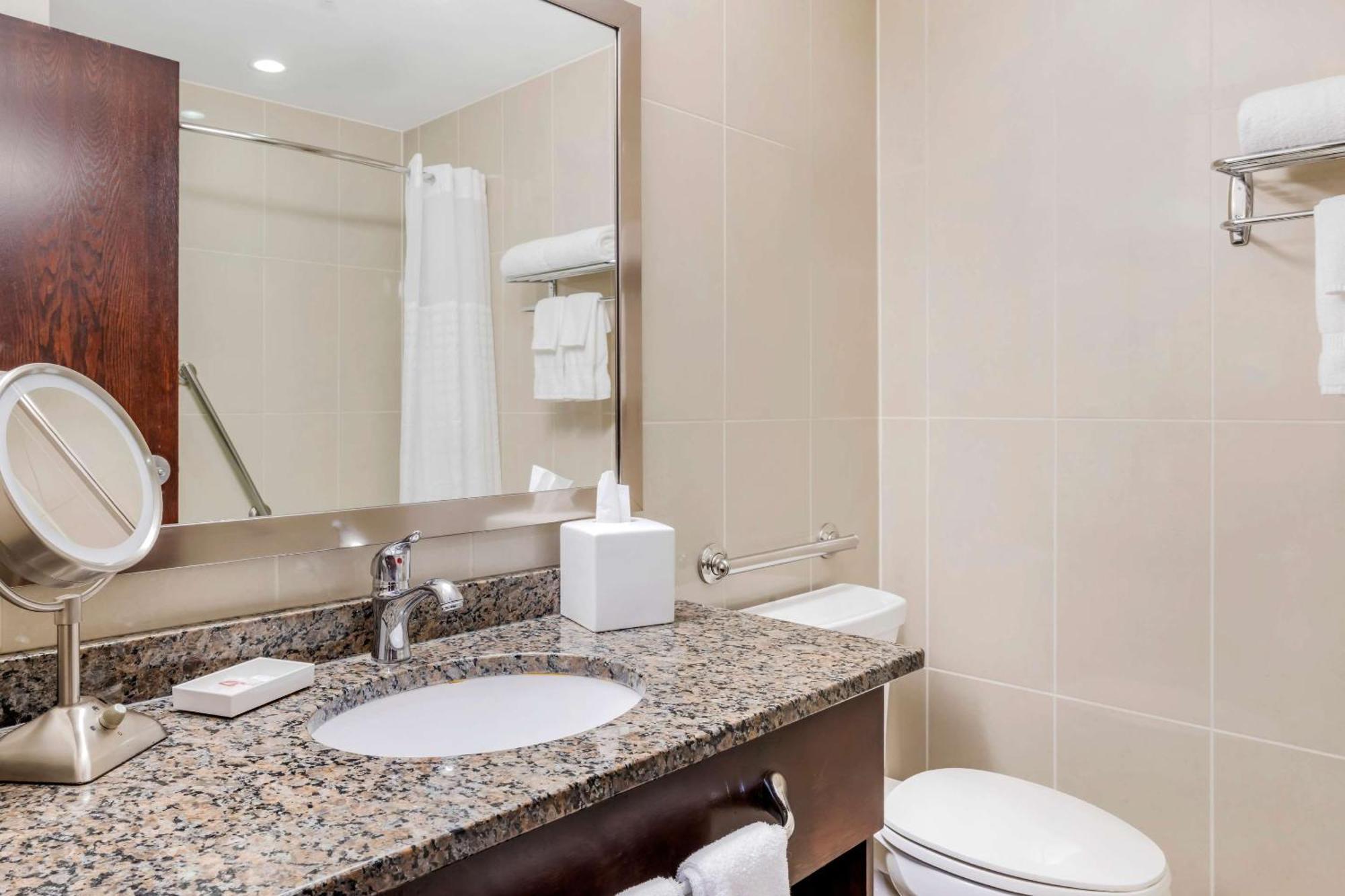 Comfort Hotel Bayer'S Lake Timberlea Екстер'єр фото